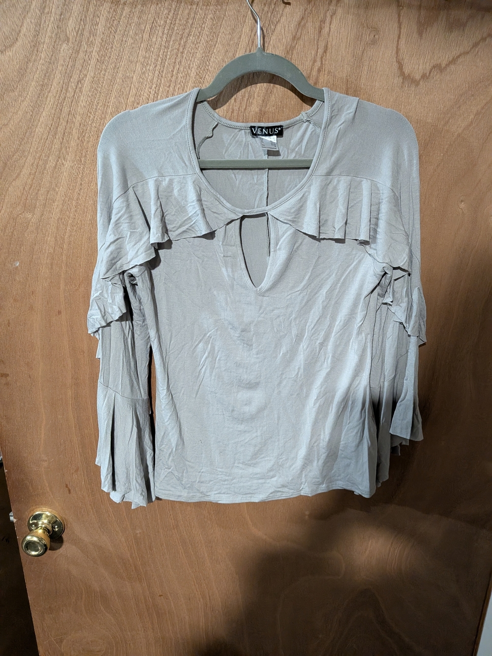 VENUS Light Gray Ruffle Long-Sleeve Women's Top